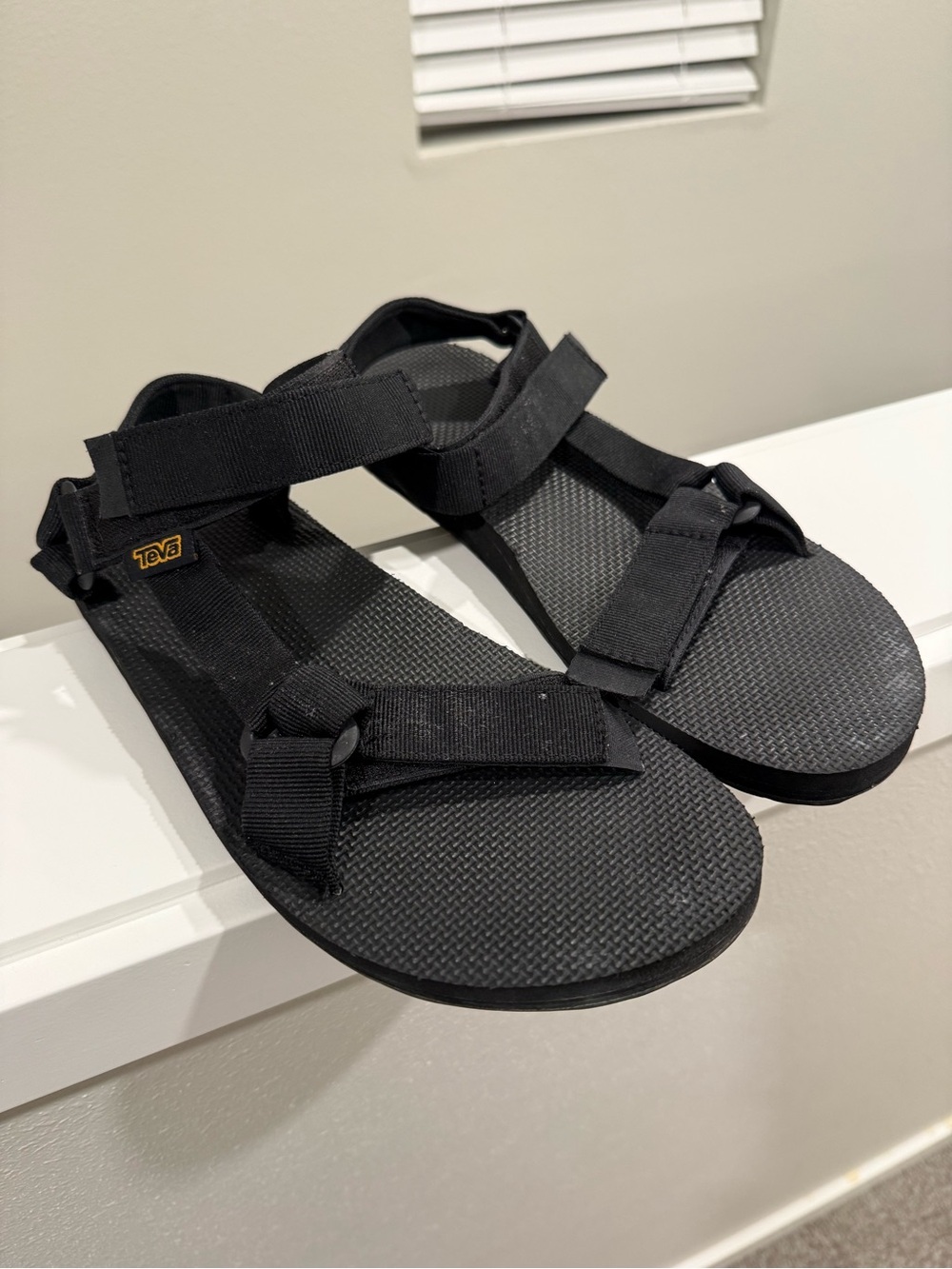 Size 10 Men’s / 11.5 Women’s Teva Sandals